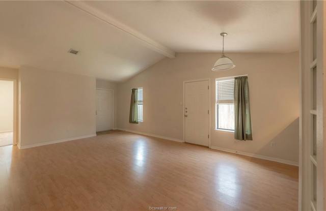 2507 Hickory Drive Gallery 3