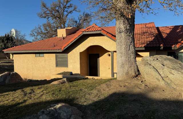 Stallion Springs Condo! - 28881 Shannon Court, Stallion Springs, CA 93561