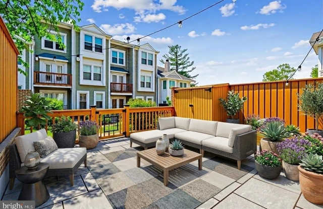 6010 SUNSET RIDGE Court Gallery 4