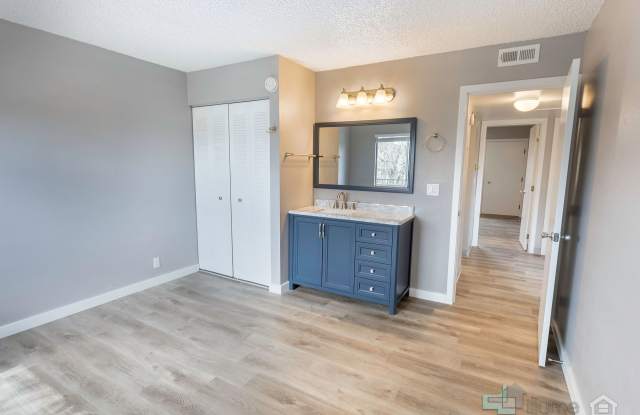 BEAUTIFULLY RENOVATED STUDIO'S... just blocks away from Campus!!! photos photos