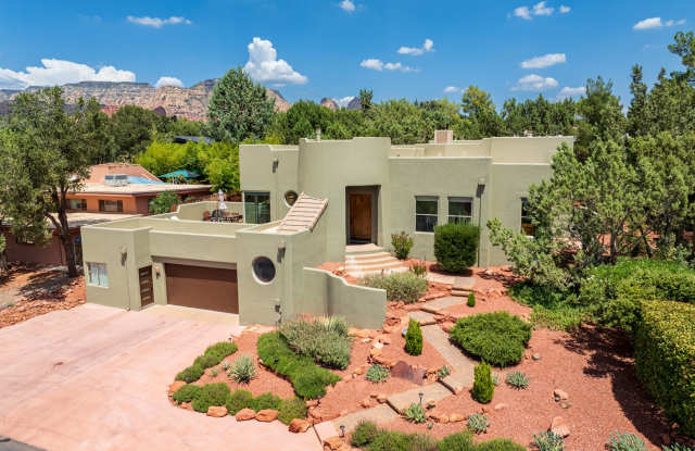Stunning Views, Patio, Beautiful Contemporary Home! Gallery 3
