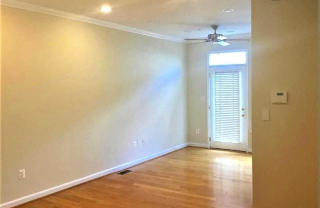 5535 HARTFIELD AVENUE Gallery 3