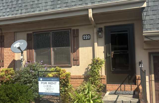 220 14th Avenue Southeast - C Gallery 1