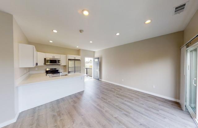 New 4 bed house with Private Deck! photos photos