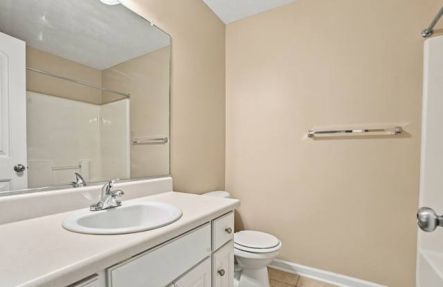 Executive style townhome with Garage Gallery 3