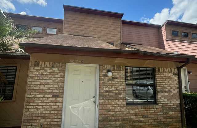 Check Out This Freshly Remodeled 3 BR 2 BA Townhome Located Minutes From Doak Campbell Stadium! photos photos
