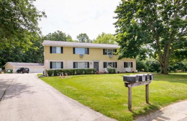 723 Princeton Ct - 723 Princeton Court, Hartland, WI 53029