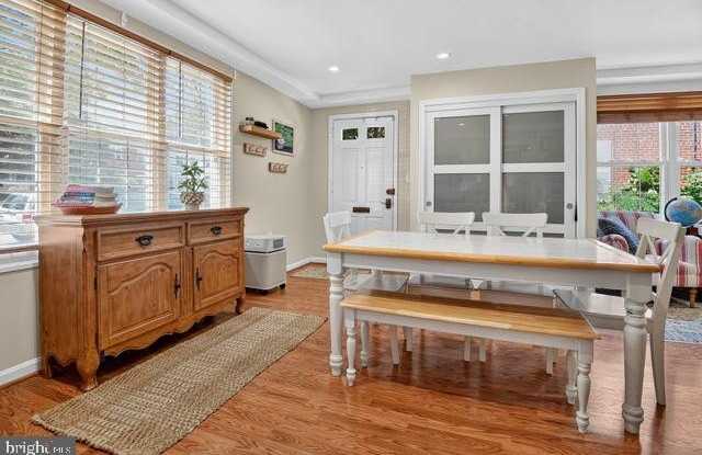 1527 WOODBINE Street Gallery 4