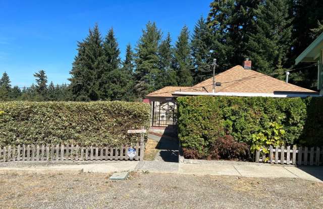 Cozy home close to Silverdale with a view. - 5316 Sandra Lane Northeast, Tracyton, WA 98311
