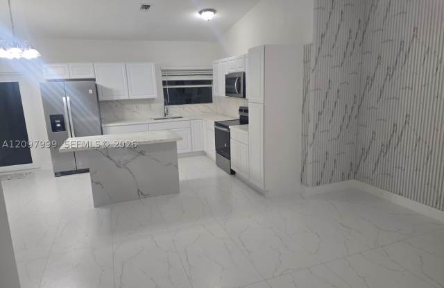 14524 SW 174th Ter Gallery 1