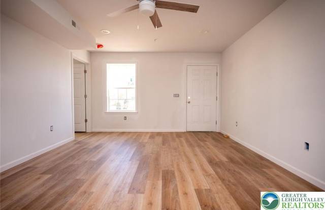 5994 Coplay Road Gallery 4