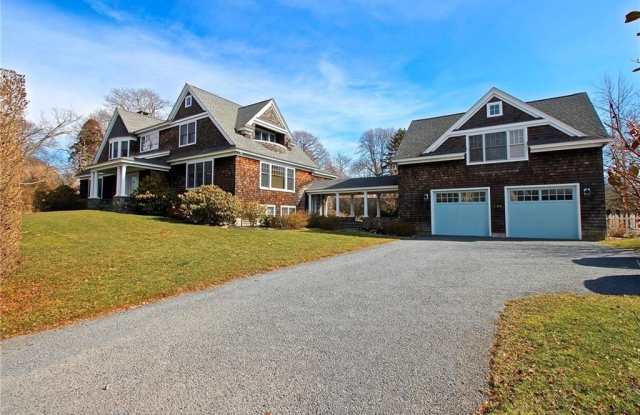 190 Coggeshall Avenue Gallery 2