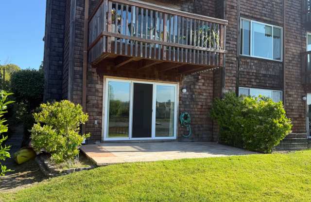LARGE UPDATED TWO BEDROOM / TWO BATHROOM GROUND FLOOR END UNIT CONDO ON THE WATER photos photos