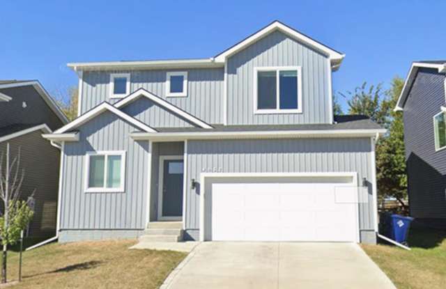 FREE RENT SPECIAL! 3 bedroom 3 bathroom Single-Family Home in Urbandale, IA - 4632 Northwest 167th Street, Urbandale, IA 50323