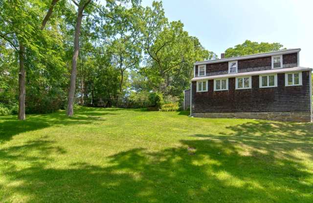 WINTER RENTAL: Squam Light Gallery 4