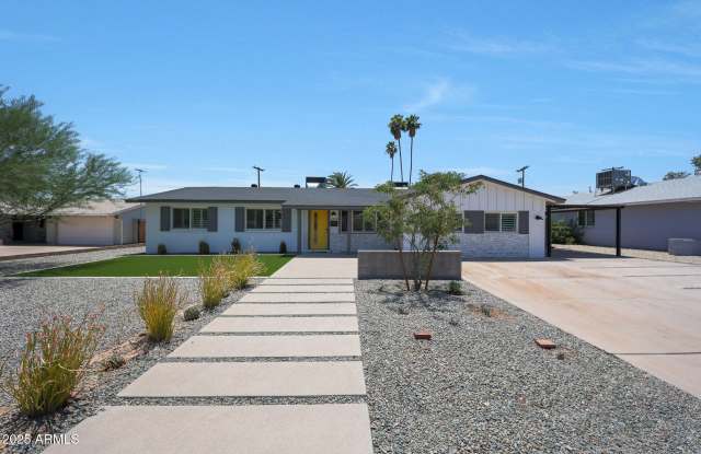 2809 E SHANGRI LA Road photos photos