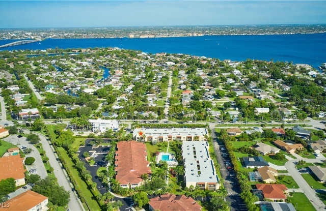 12481 McGregor Boulevard unit: 17 photos photos
