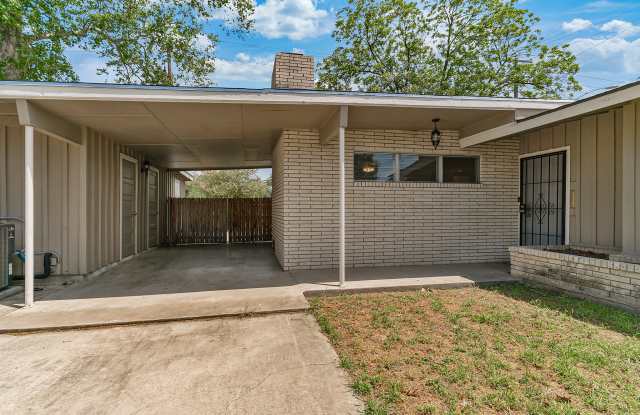 902 Brookview Drive Gallery 2