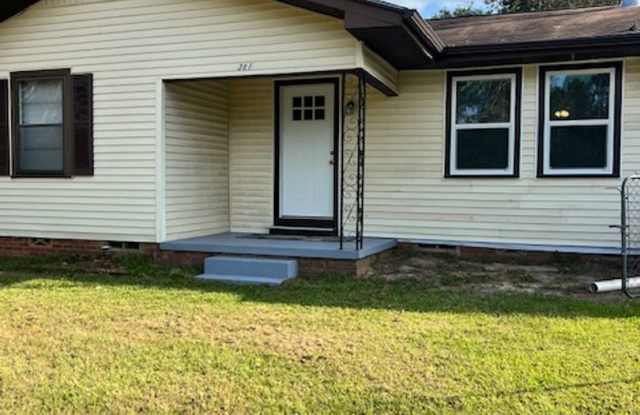 3/1 House - 301 W Main (Ore City) photos photos 3/1 House - 301 W Main (Ore City) photos photos