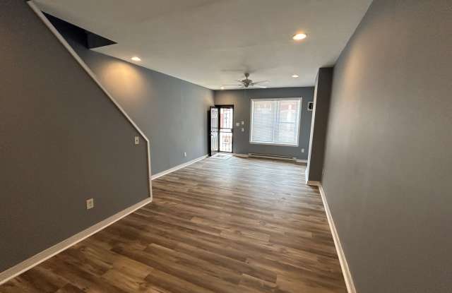 2615 W Silver St photos photos
