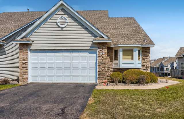 Beautiful 3-Bed 3-Bath Townhouse in Shoreview! photos photos