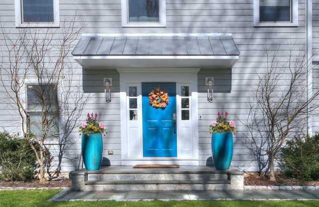16 Sue Terrace Gallery 2