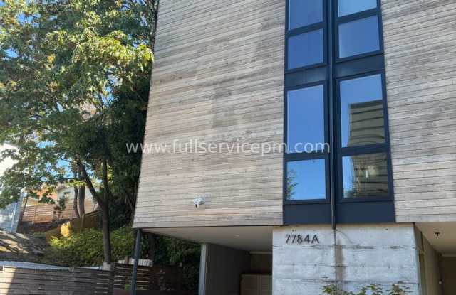 Contemporary Highland Park Townhome with Rooftop Deck w/ AC photos photos