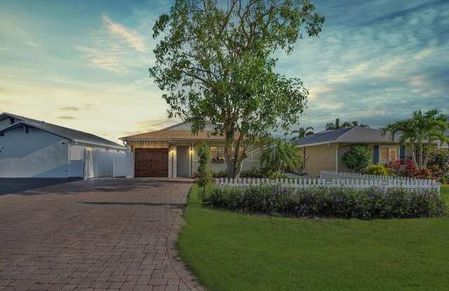 637 103rd Ave N photos photos