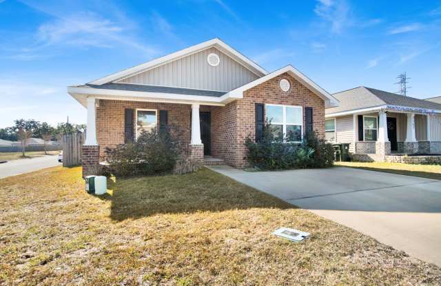 Beautiful 3 Bed 2 Bath Home Centrally Located in Pensacola photos photos