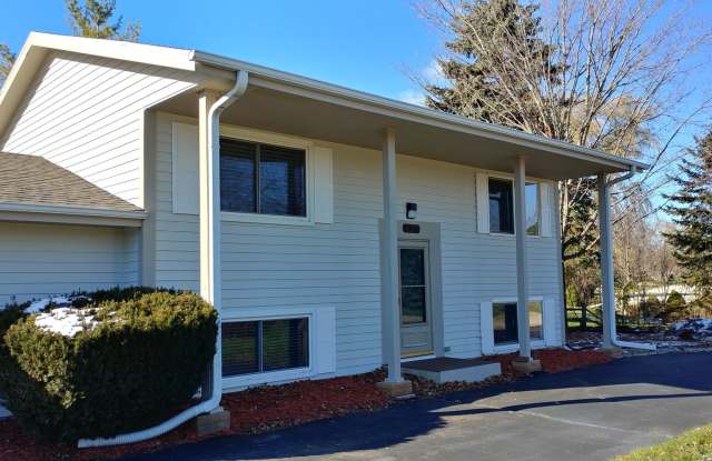 Spacious 4 bedroom 2 Bath Single Family Mt Pleasant photos photos