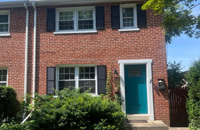 Coming Soon! Beautiful 3bd 1ba Lancaster semi-detached Home photos photos