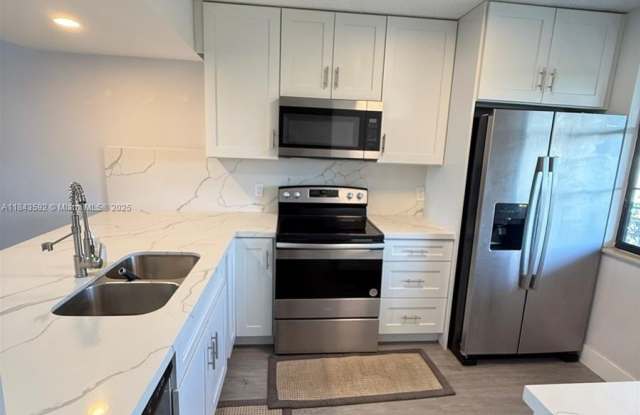 1508 Whitehall Dr photos photos