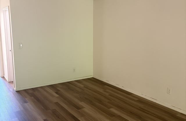 2297 SE Courtney Ave #5 Gallery 4