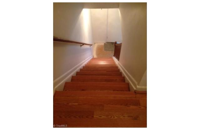 READY TO MOVE IN! 2 Beds 1 Bath! Gallery 3