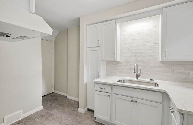 24434 West Chicago Gallery 3