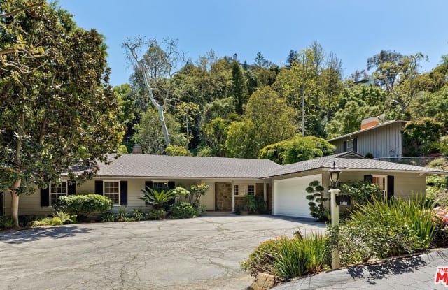 13168 BOCA DE CANON LN - 13168 Boca De Canon Lane, Los Angeles, CA 90049