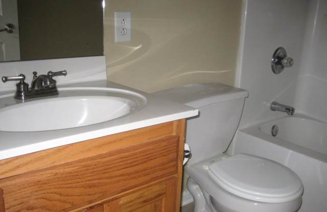 722 North Woodson Road - 722 North Woodson Road, Montgomery County, TN 37043