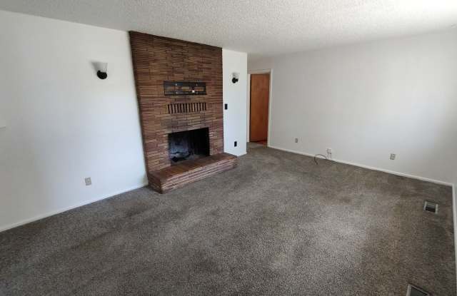 3 Bedroom 1 Bath- House Gallery 3