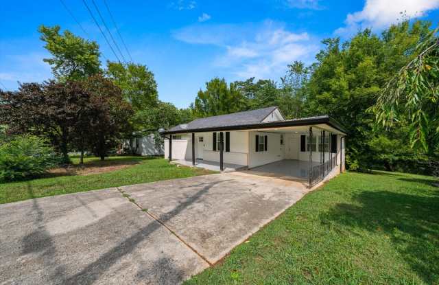 1128 Baker Ave - 1128 Baker Avenue, Knoxville, TN 37920