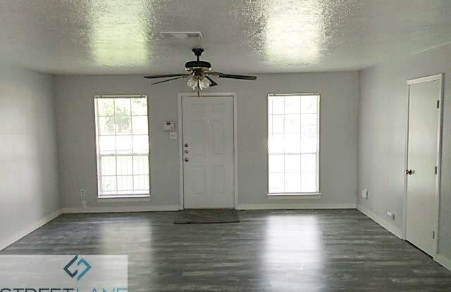 3517 Sparrow Street Gallery 4