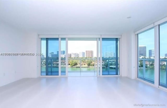9821 E Bay Harbor Dr Gallery 2