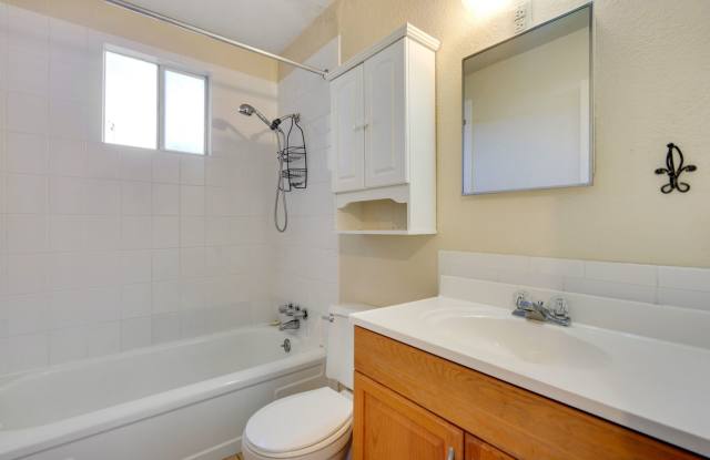 2108 Applewood photos photos