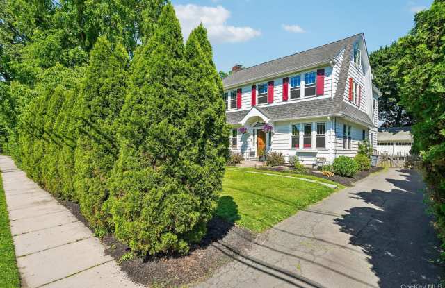 281 Piermont Avenue Gallery 2