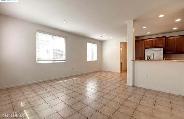 1008 Old Oak Ln Gallery 4