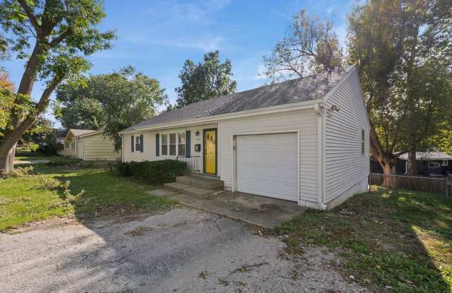 2403 Northeast Shady Lane Drive Gallery 2