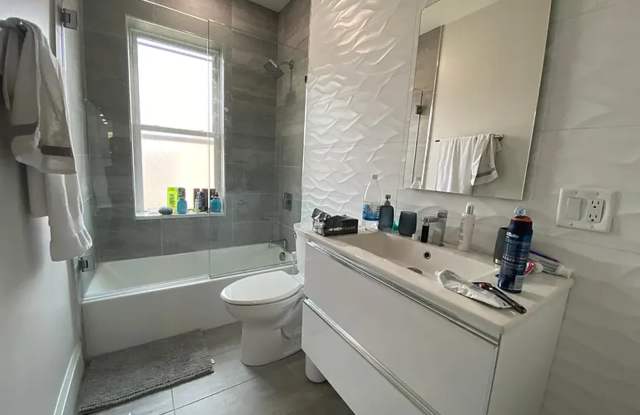 Renovated 4-bed/2-bath in Brookline! Gallery 3