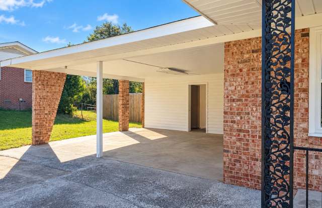 Brick Ranch _ Fenced Yard _ North Augusta SC Gallery 3
