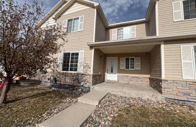 4 Bedroom 3.5 Bath Townhouse Near Dell Range Blvd. photos photos