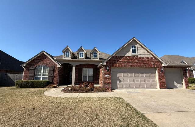3 Bedroom With Whole House Generator, Bonus Room, Pet Friendly photos photos
