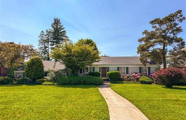 1325 Pilgrim Avenue photos photos
